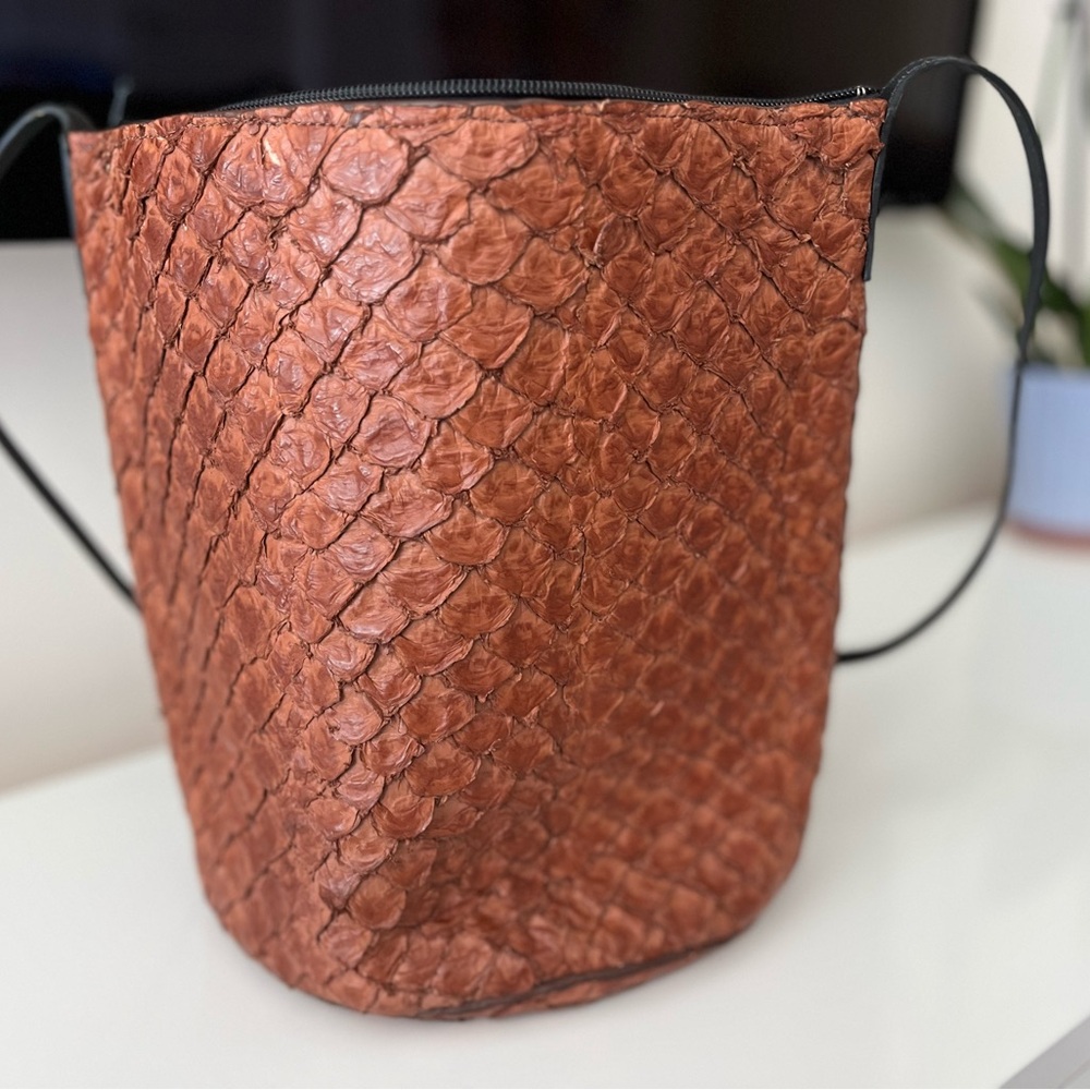 Osklen Pirarucu Elegant Brown Textured Women's Bag